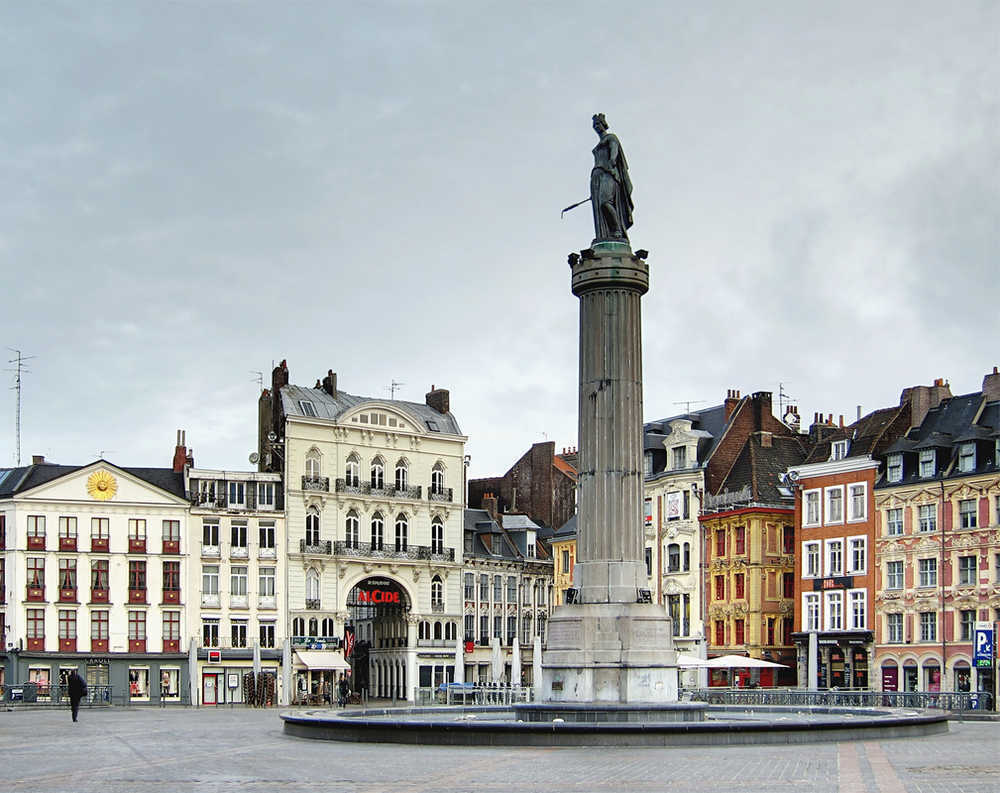 La Grande place de Lille - la colonne