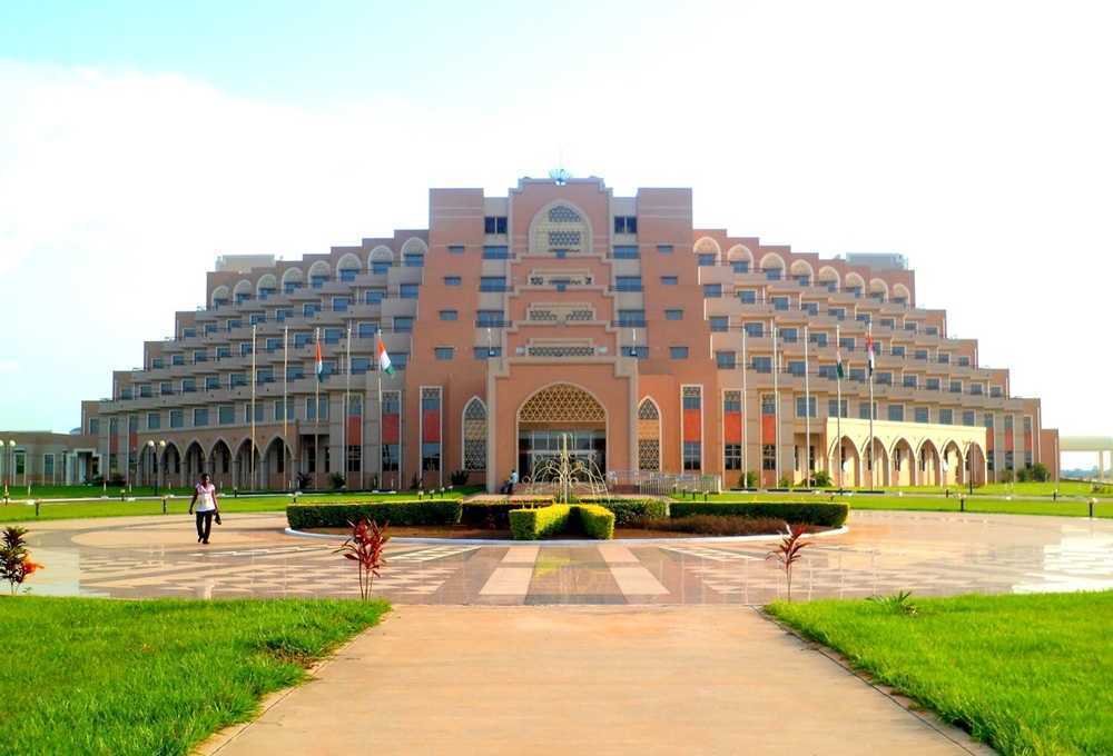 L’Hôtel Parlementaire, Yamoussoukro, Côte d'Ivoire